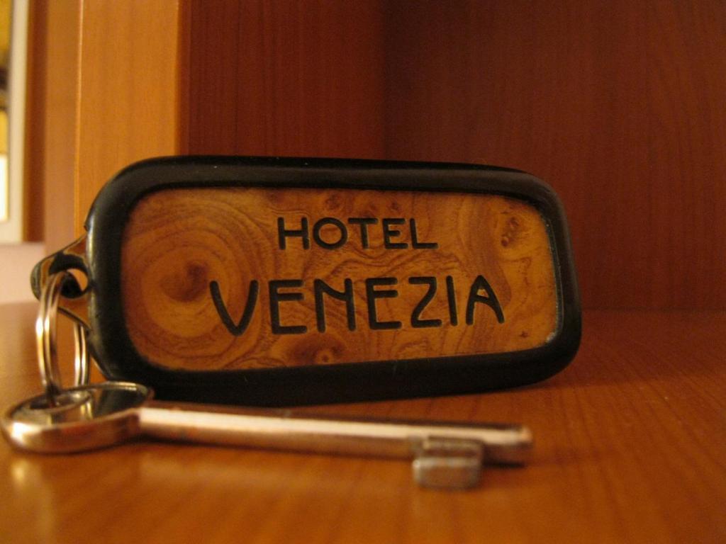 Hotel Venezia Монтекатини-Терме Экстерьер фото