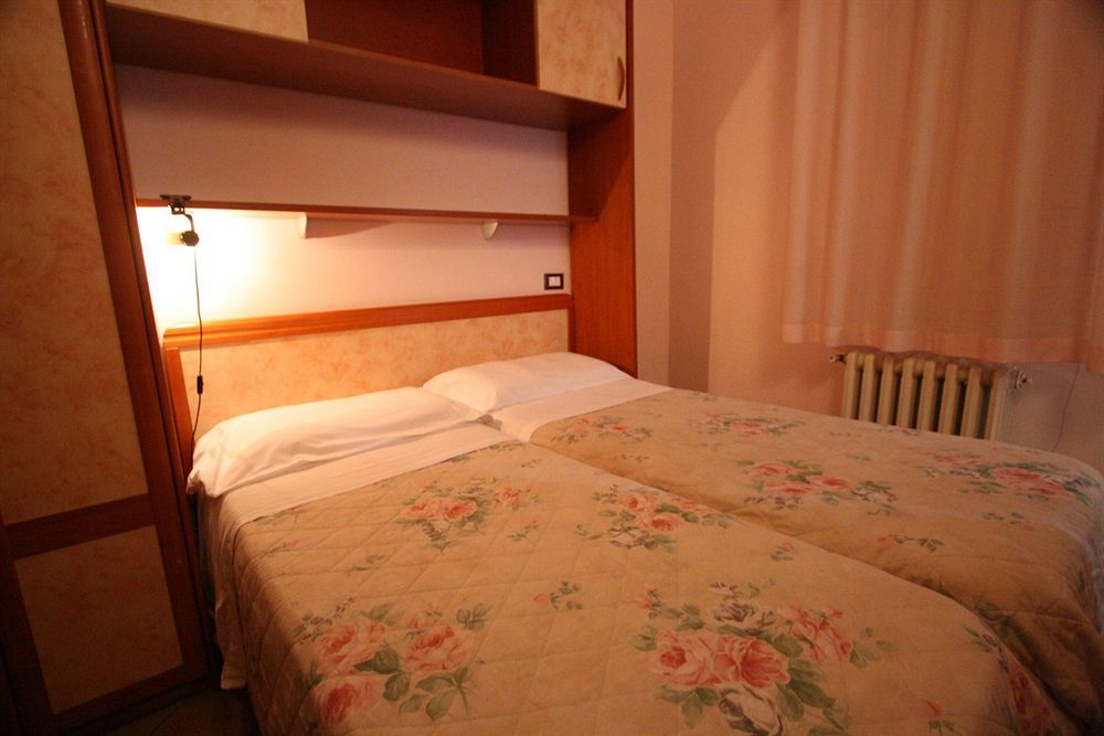 Hotel Venezia Монтекатини-Терме Экстерьер фото